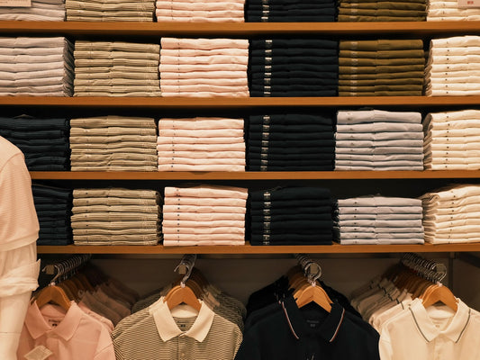 Ropa de lino y algodón bien doblada