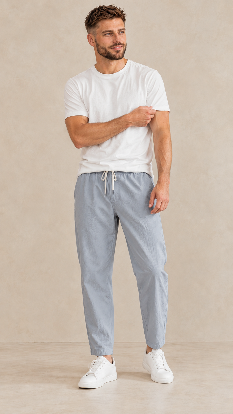 Hugo — pantalón plata con Álvaro — Almara Boutique