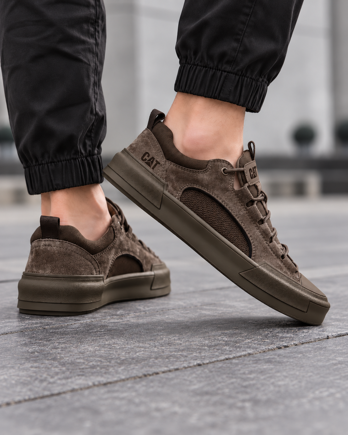 Bruno | Zapatillas de ante y rejilla, marrón, vista trasera